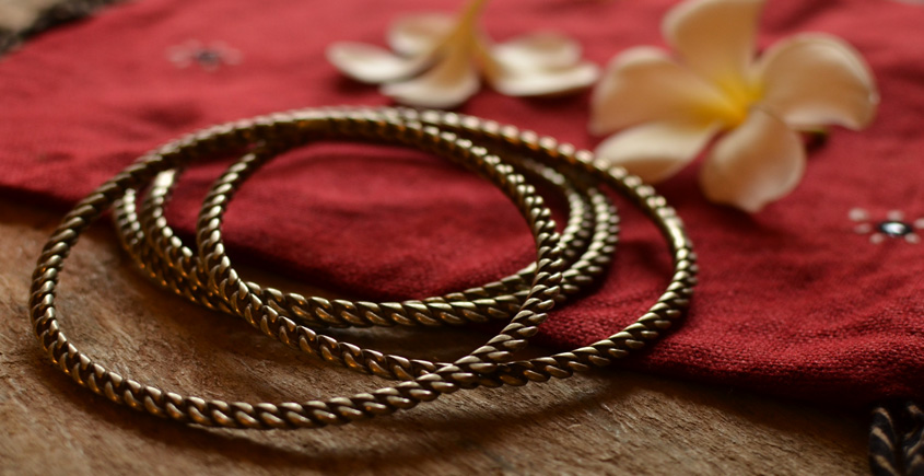 Kanupriya ~ White Metal Vintage Jewelry  (Single piece ) { 5 }